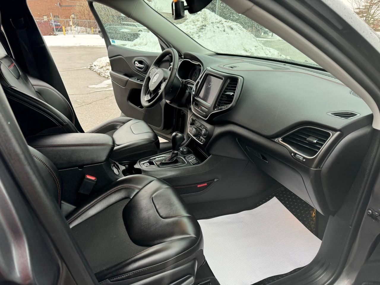 2022 Jeep Cherokee Trailhawk - Photo #15