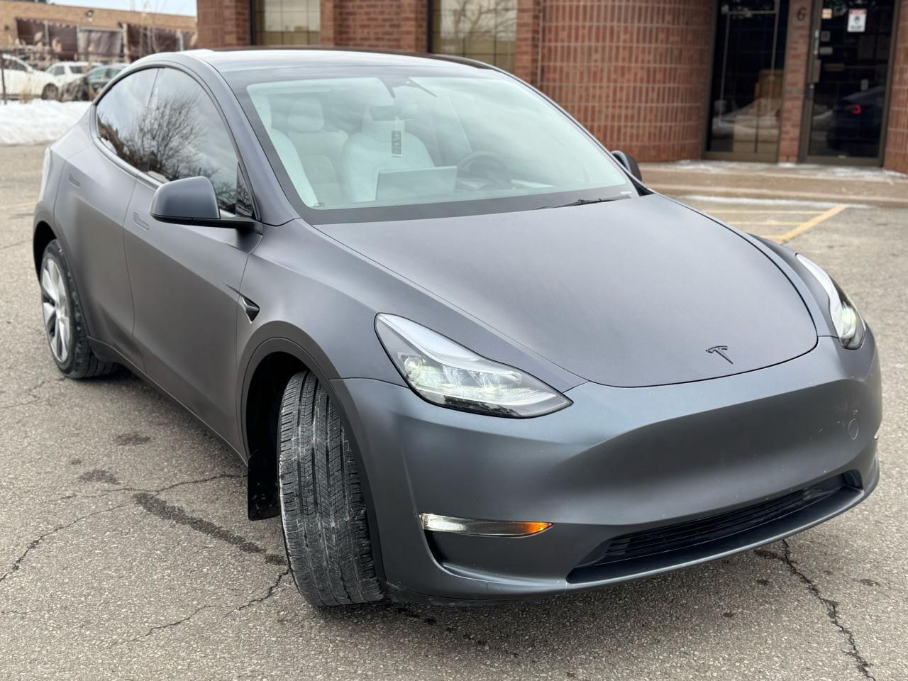 2023 Tesla Model Y LONG RANGE - Photo #3