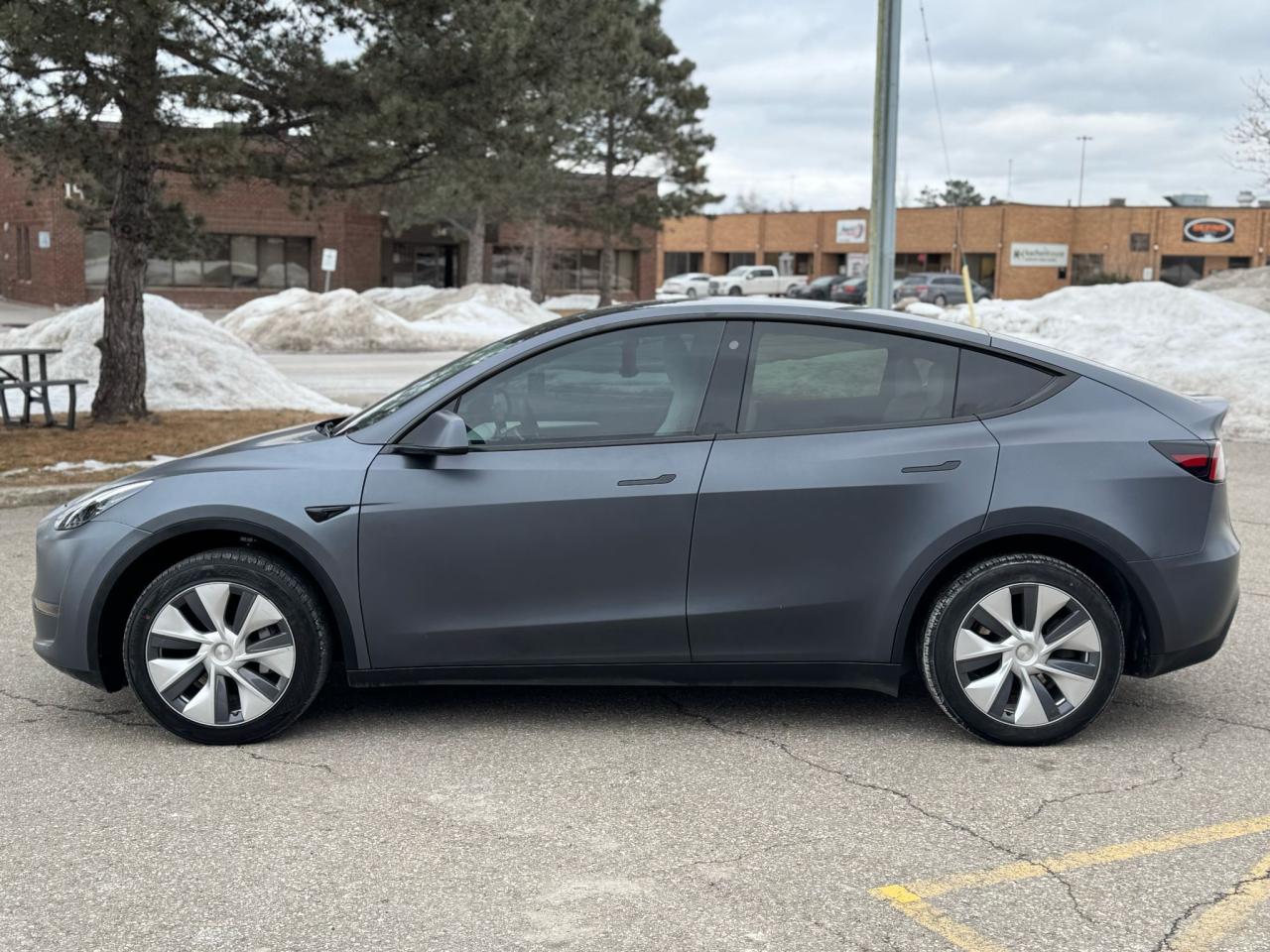 2023 Tesla Model Y LONG RANGE - Photo #5