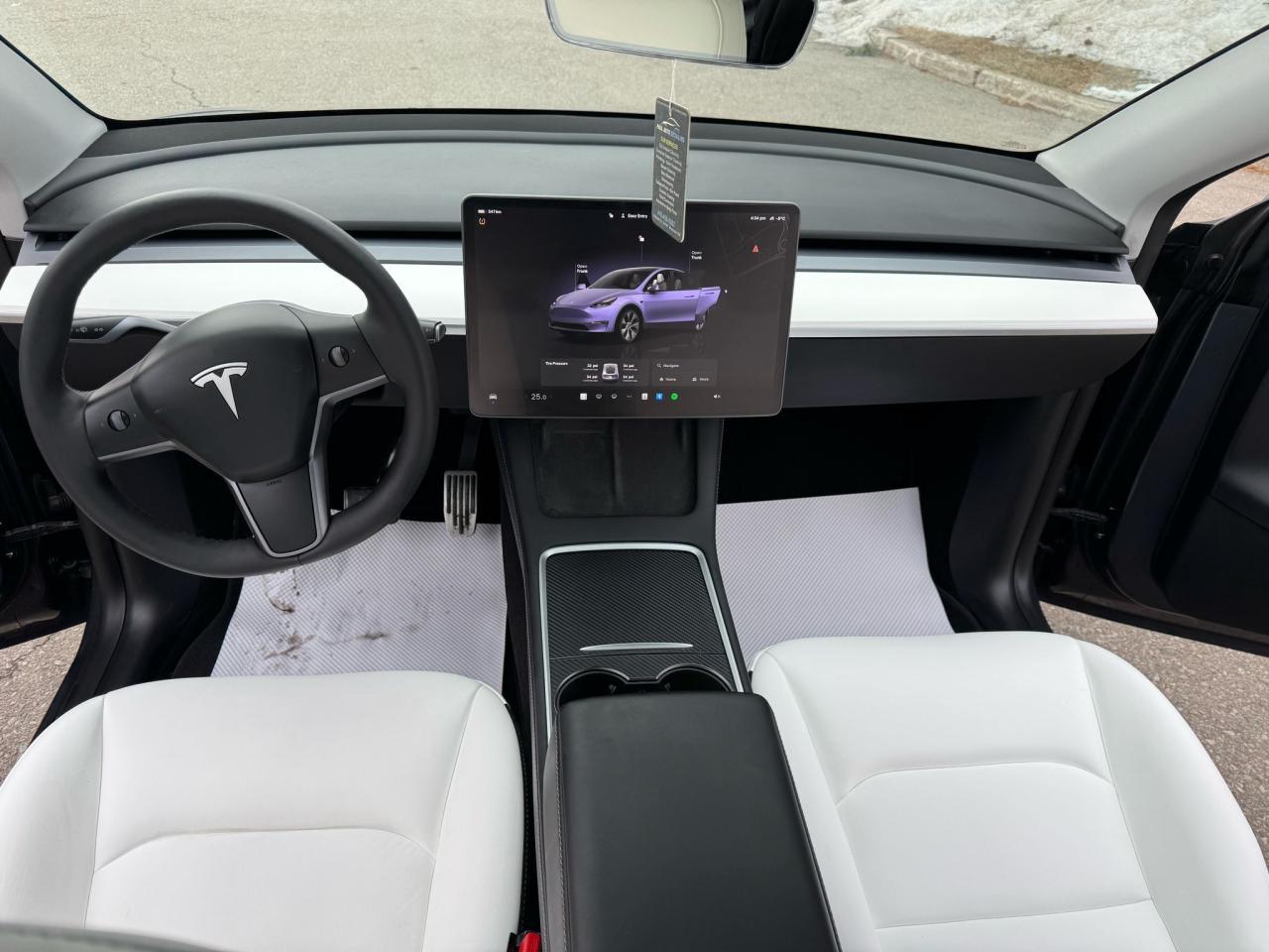 2023 Tesla Model Y LONG RANGE - Photo #10
