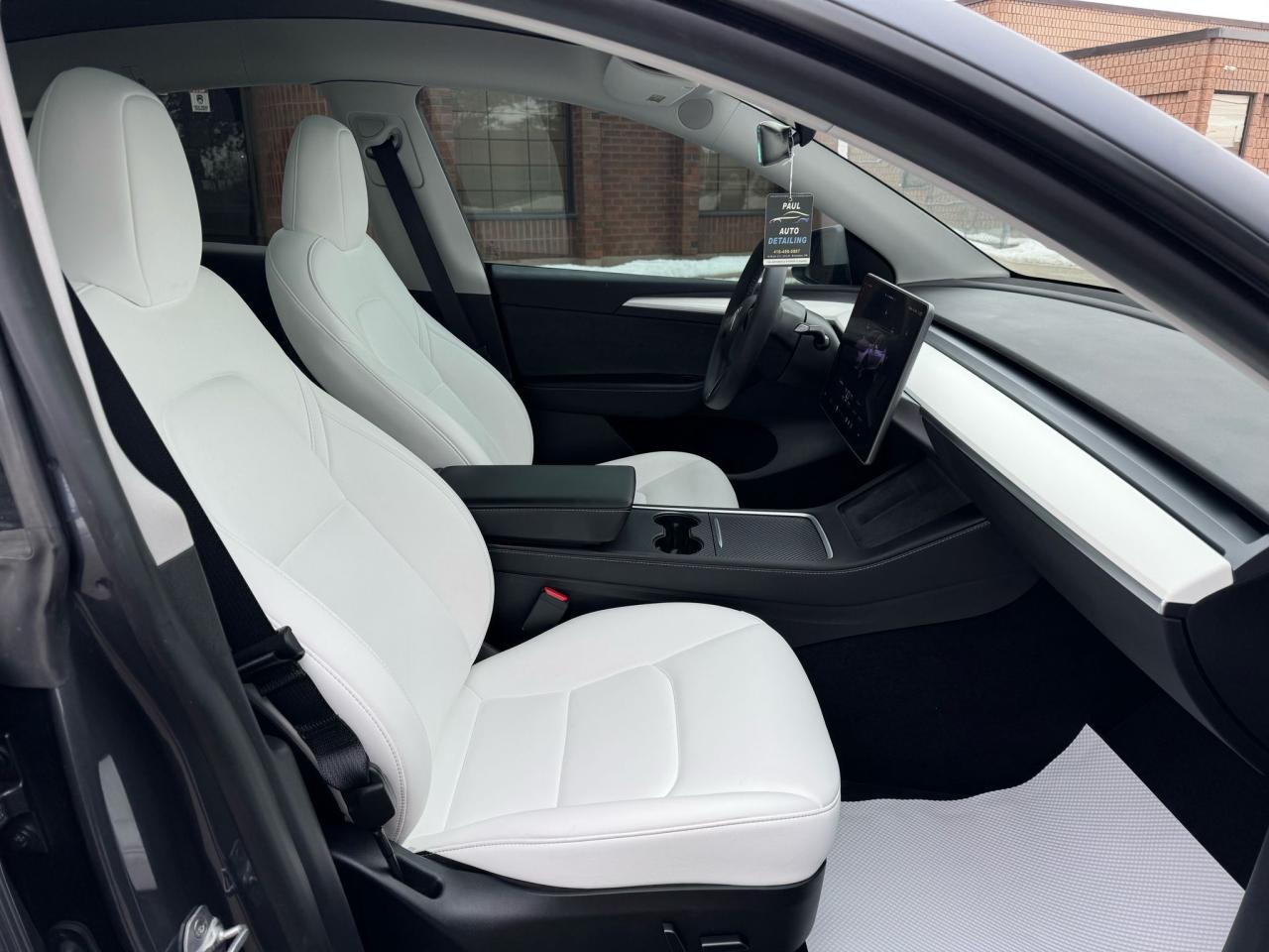 2023 Tesla Model Y LONG RANGE - Photo #14