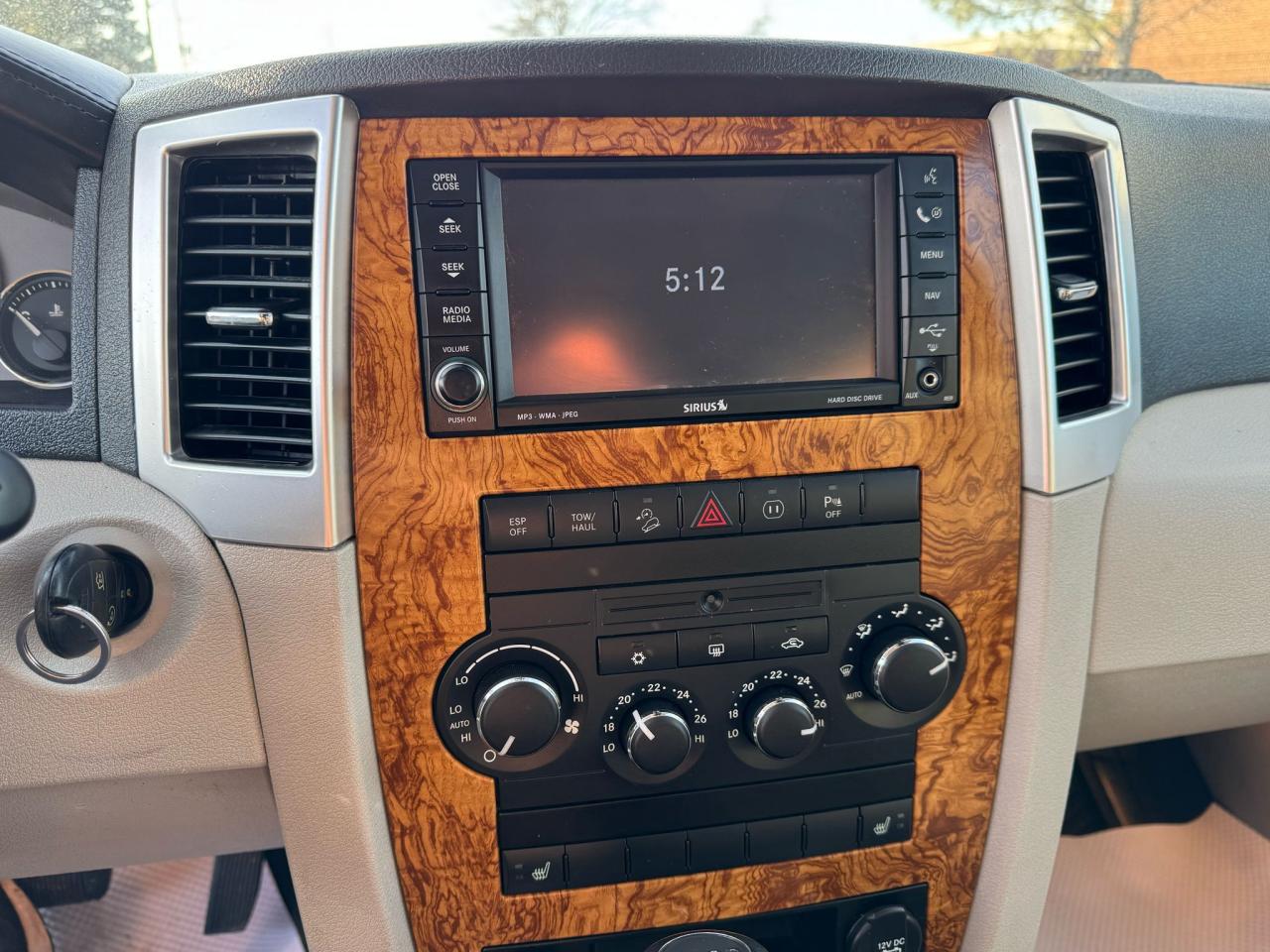 2010 Jeep Grand Cherokee Limited - Photo #13