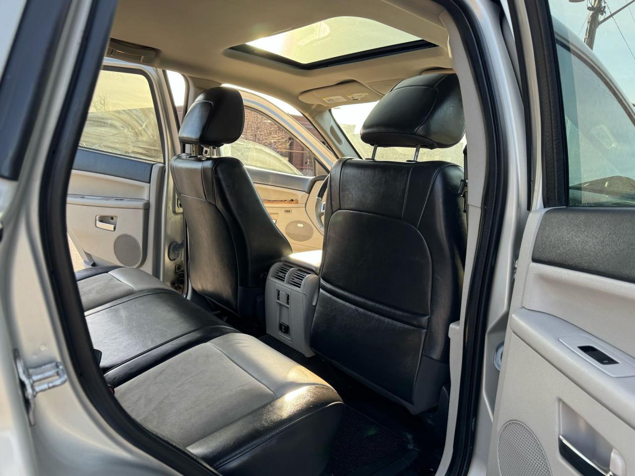 2010 Jeep Grand Cherokee Limited - Photo #15