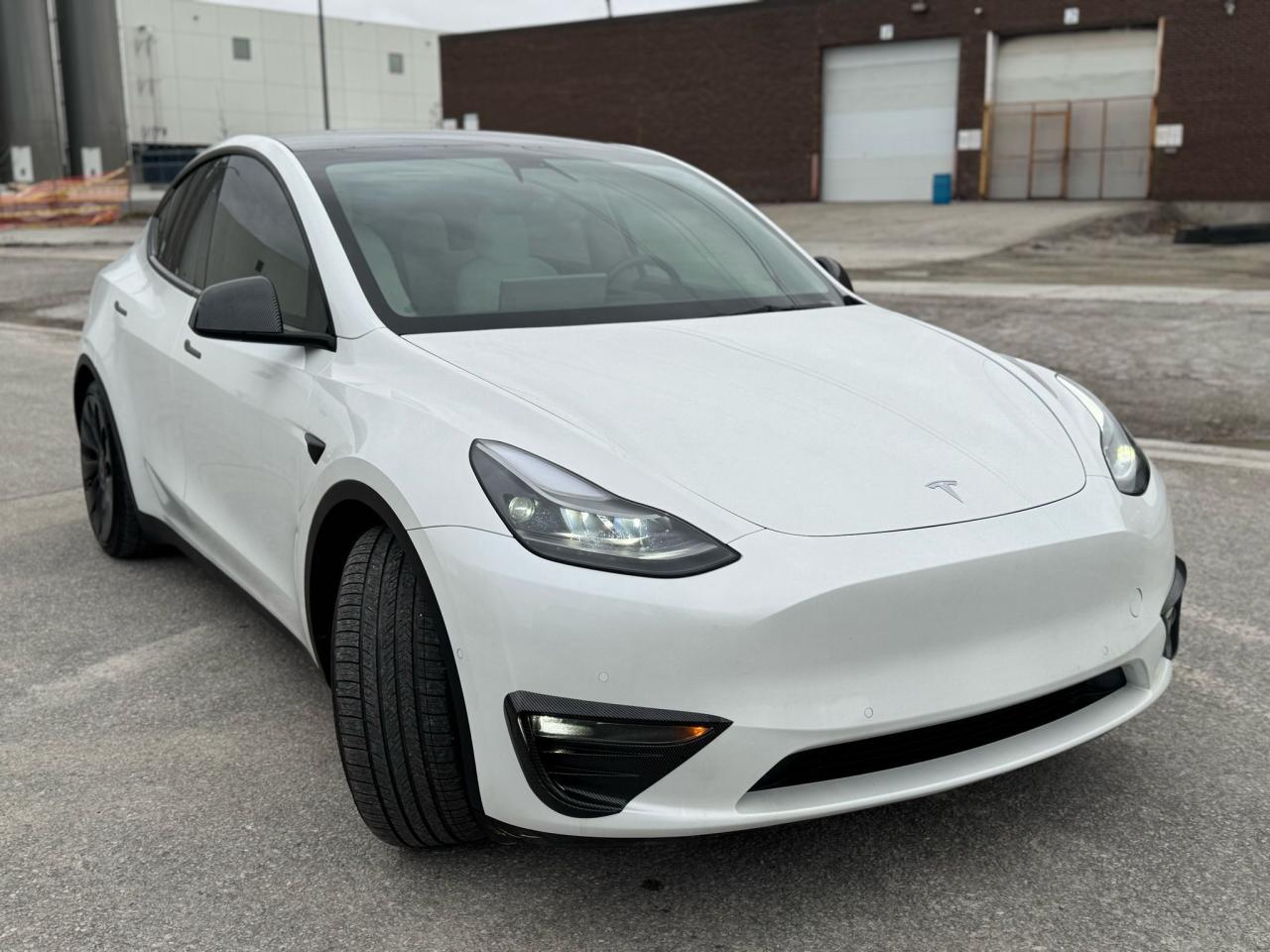 2022 Tesla Model Y PERFORMANCE - Photo #5