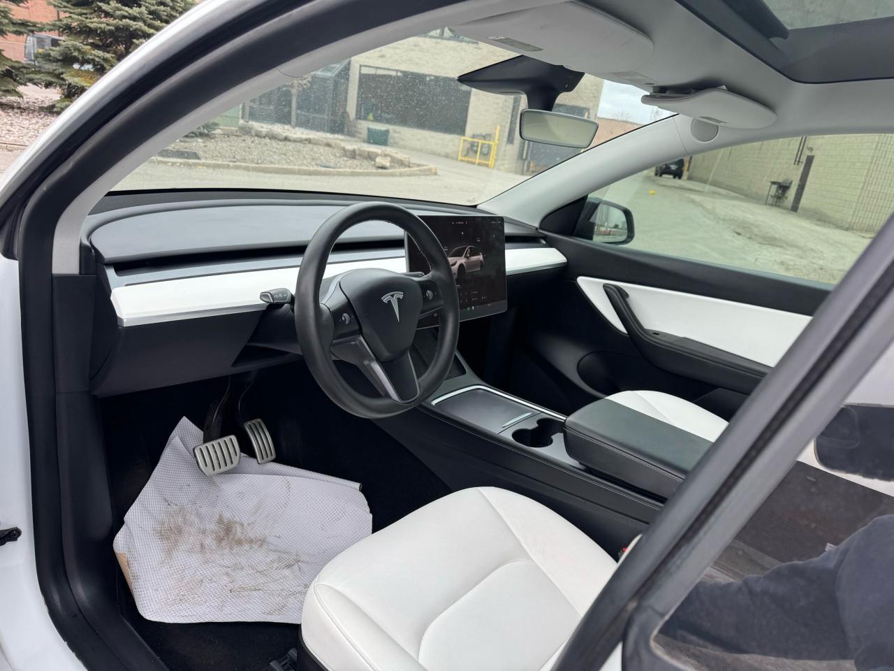 2022 Tesla Model Y PERFORMANCE - Photo #13