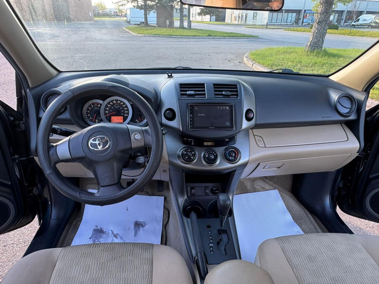 2011 Toyota RAV4 BASE - Photo #11