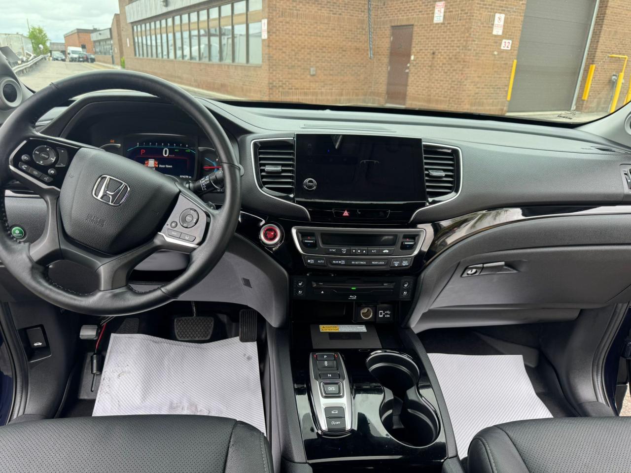 2021 Honda Pilot TOURING 8-PASSENGER - Photo #11