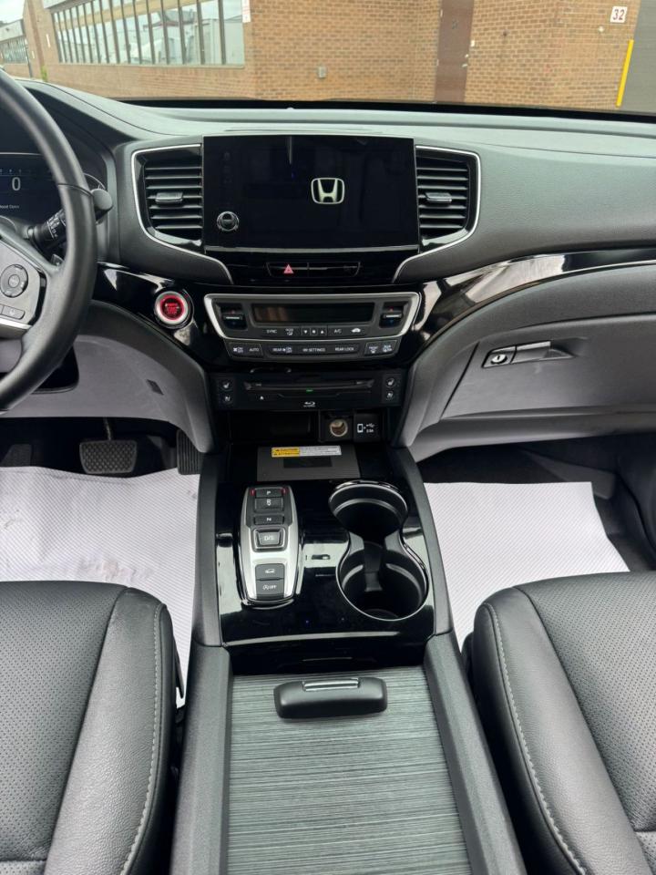 2021 Honda Pilot TOURING 8-PASSENGER - Photo #13