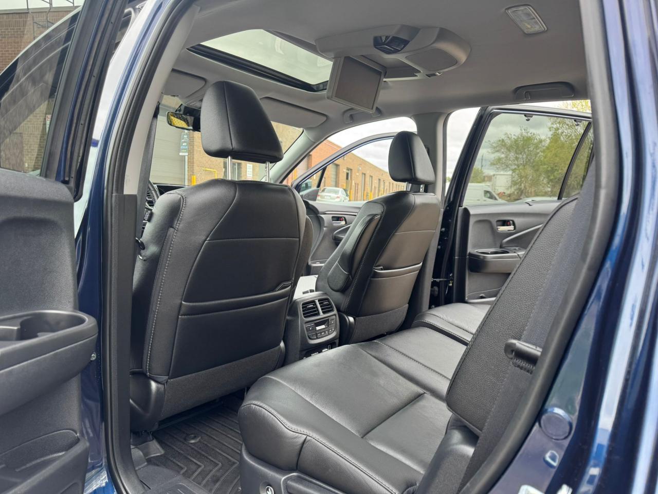 2021 Honda Pilot TOURING 8-PASSENGER - Photo #20