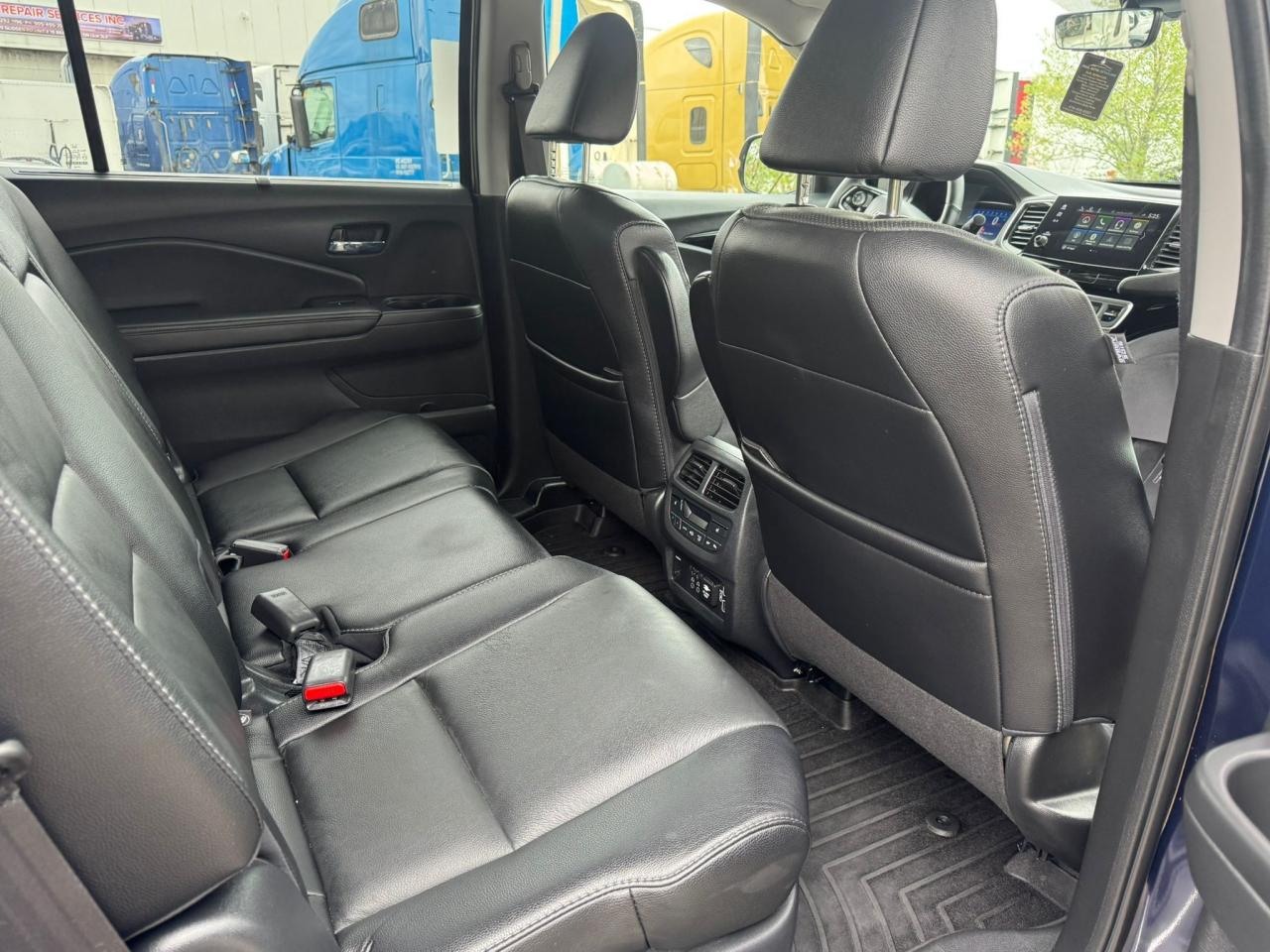 2021 Honda Pilot TOURING 8-PASSENGER - Photo #19