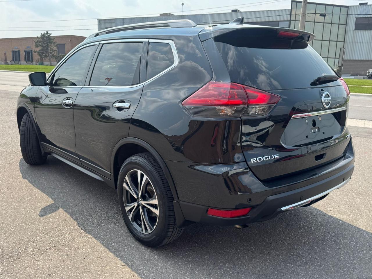 2020 Nissan Rogue SV - Photo #6