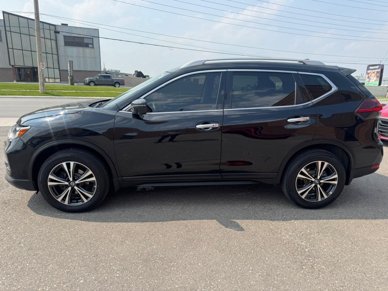 2020 Nissan Rogue SV - Photo #4