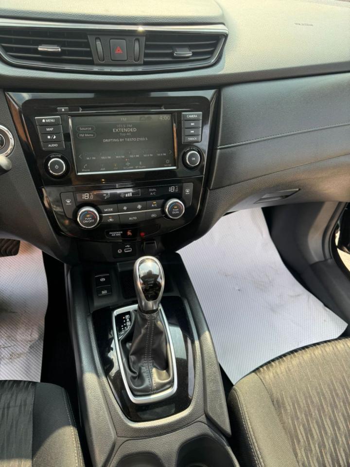 2020 Nissan Rogue SV - Photo #19