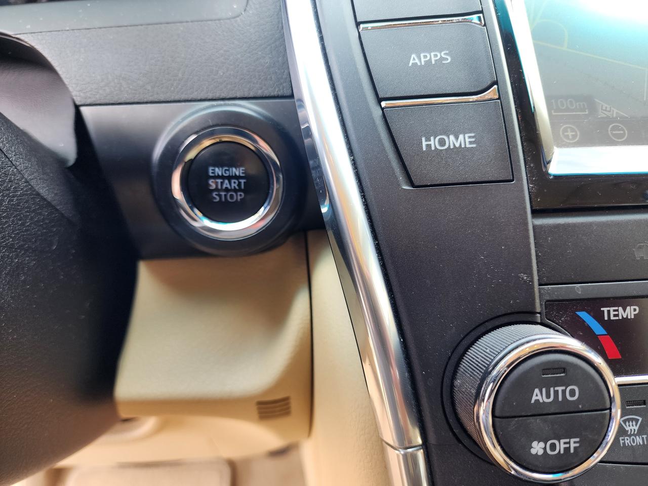 2016 Toyota Camry XLE- LOADED, MINT CONDITON-LOW KM - Photo #20