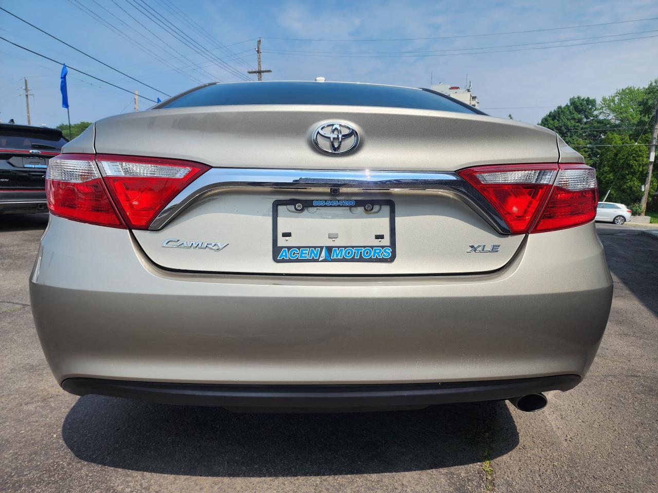 2016 Toyota Camry XLE- LOADED, MINT CONDITON-LOW KM - Photo #6