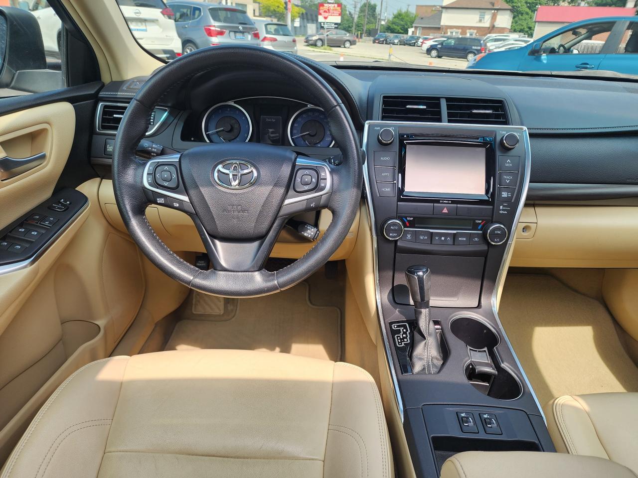 2016 Toyota Camry XLE- LOADED, MINT CONDITON-LOW KM - Photo #14