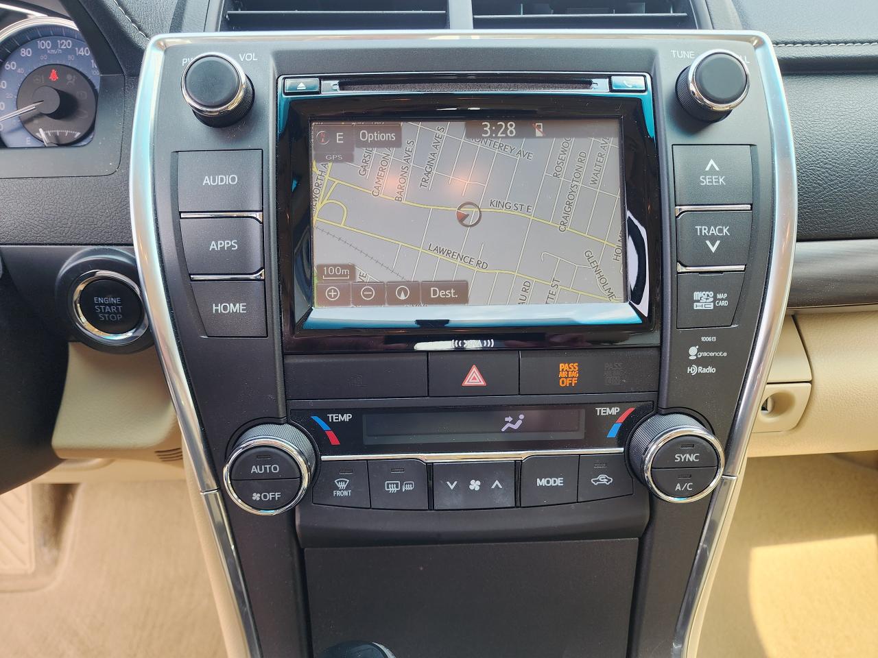 2016 Toyota Camry XLE- LOADED, MINT CONDITON-LOW KM - Photo #15