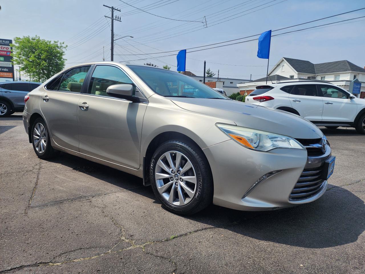 2016 Toyota Camry XLE- LOADED, MINT CONDITON-LOW KM - Photo #3