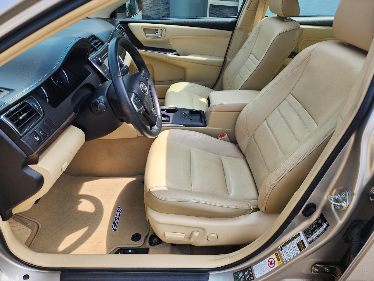 2016 Toyota Camry XLE- LOADED, MINT CONDITON-LOW KM - Photo #10