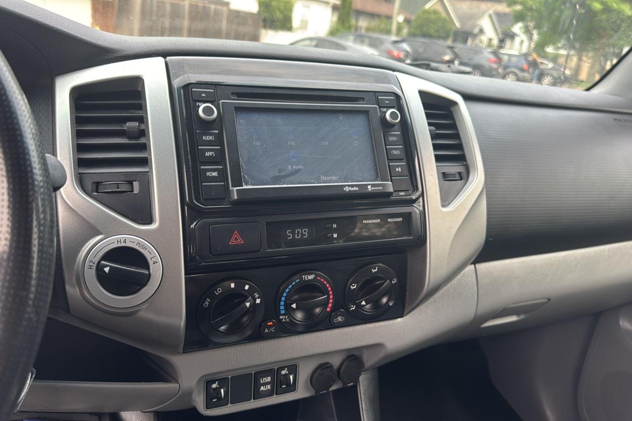 2014 Toyota Tacoma  - Photo #10