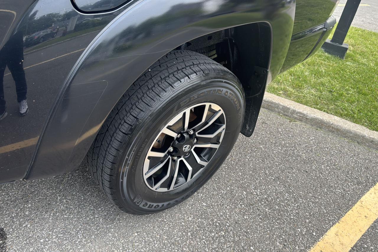2014 Toyota Tacoma  - Photo #16