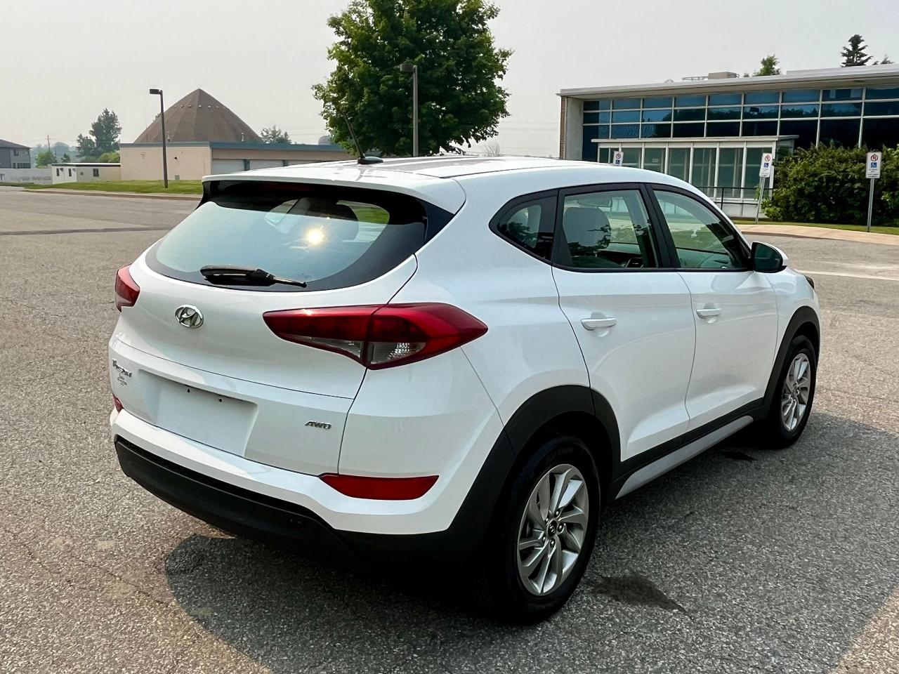 2017 Hyundai Tucson AWD/ No Accidents / Certified - Photo #9