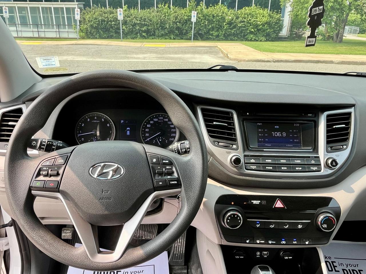 2017 Hyundai Tucson AWD/ No Accidents / Certified - Photo #6