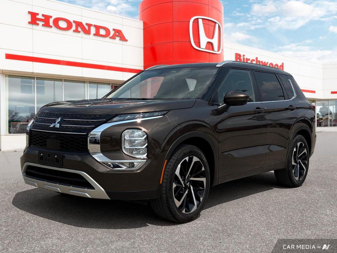 Used 2022 Mitsubishi Outlander LE Premium Low Mileage | Leather | Navigation for sale in Winnipeg, MB