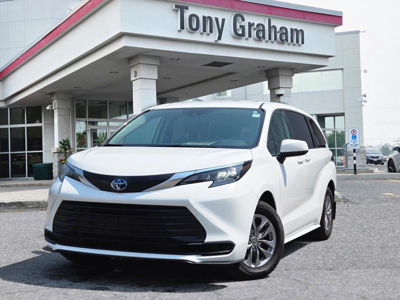 Used 2024 Toyota Sienna LE 8-Passenger for sale in Ottawa, ON