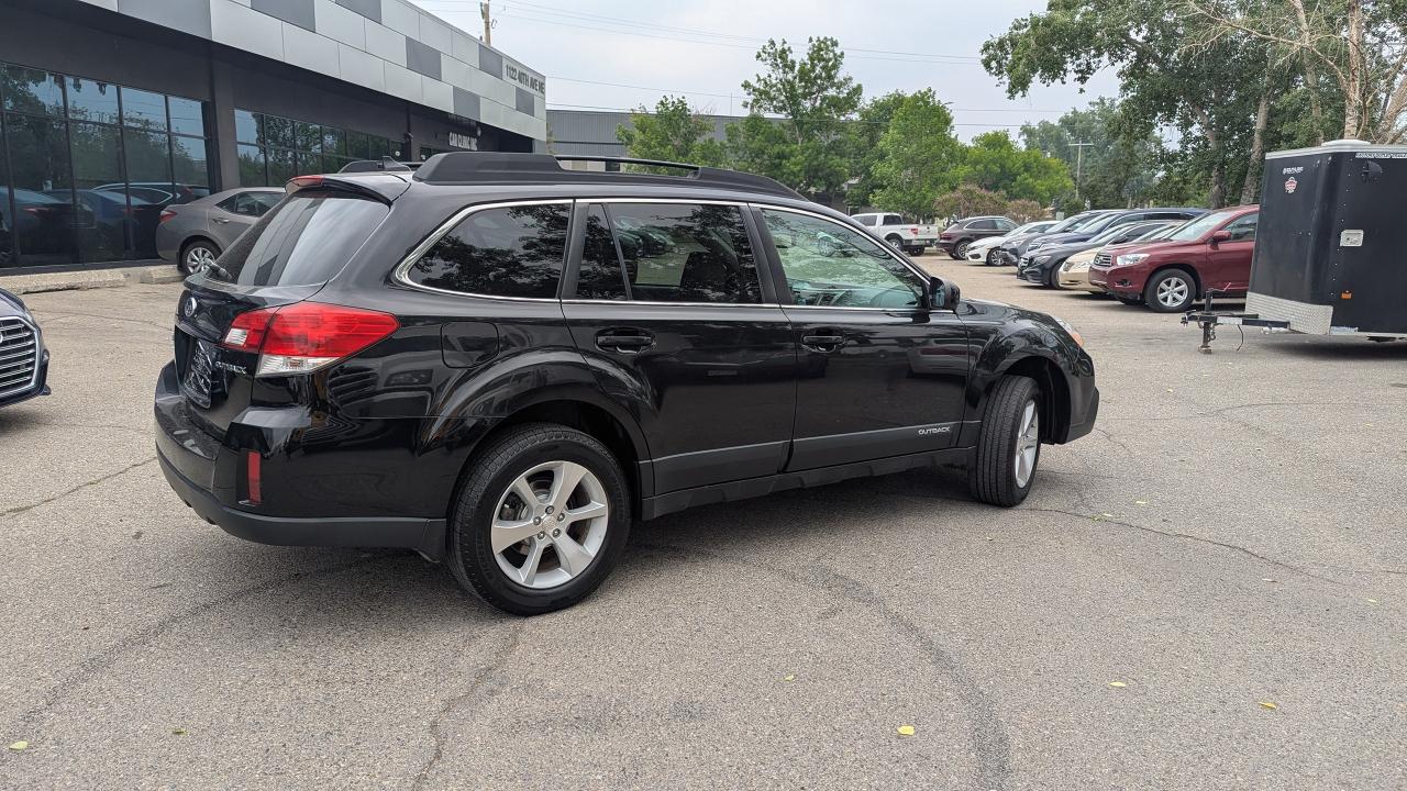 2013 Subaru Outback 2.5i w/Limited Pkg - Photo #3