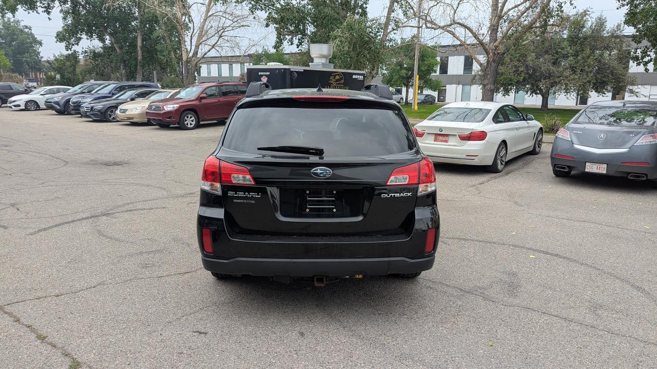 2013 Subaru Outback 2.5i w/Limited Pkg - Photo #5