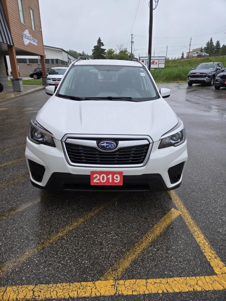 2019 Subaru Forester 2.5i Photo2