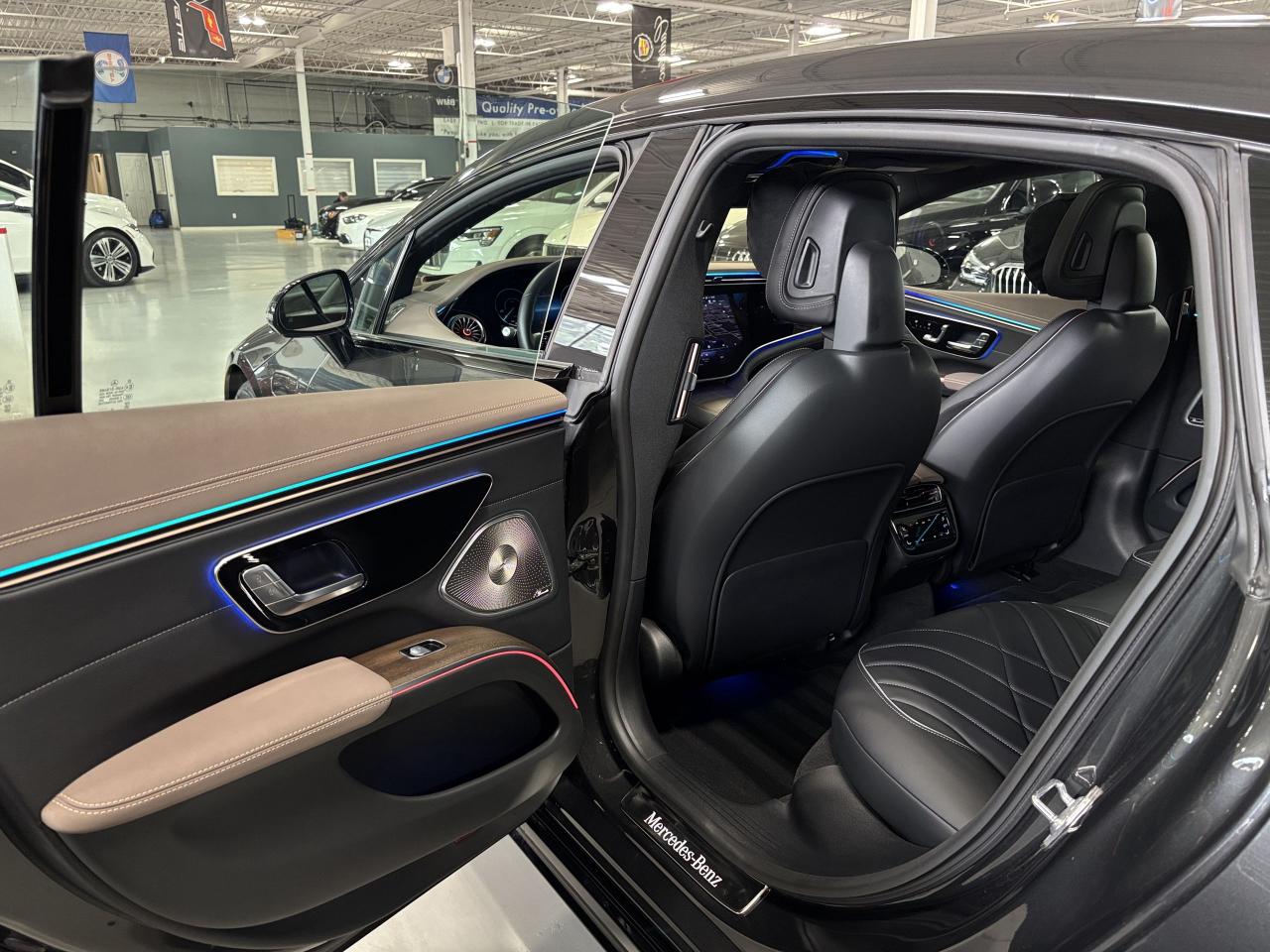 2023 Mercedes-Benz E-Class EQS580|4MATIC|SEDAN|NO LUX TAX|MASSAGE|HUD|3DCAM|+ - Photo #12