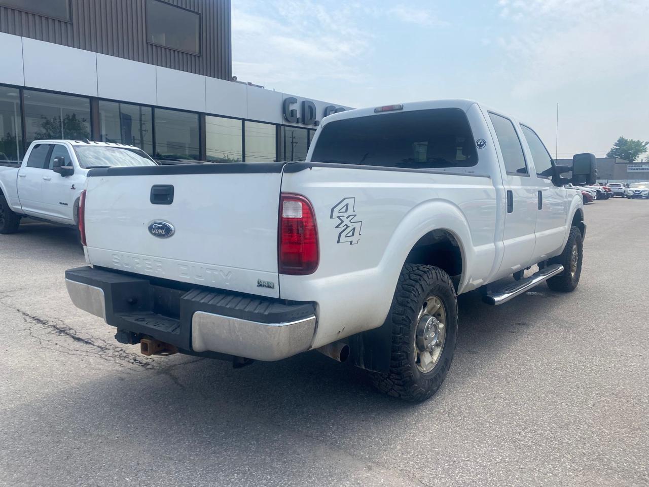 2011 Ford F-250 Xl Super Crew 4X4 Photo3