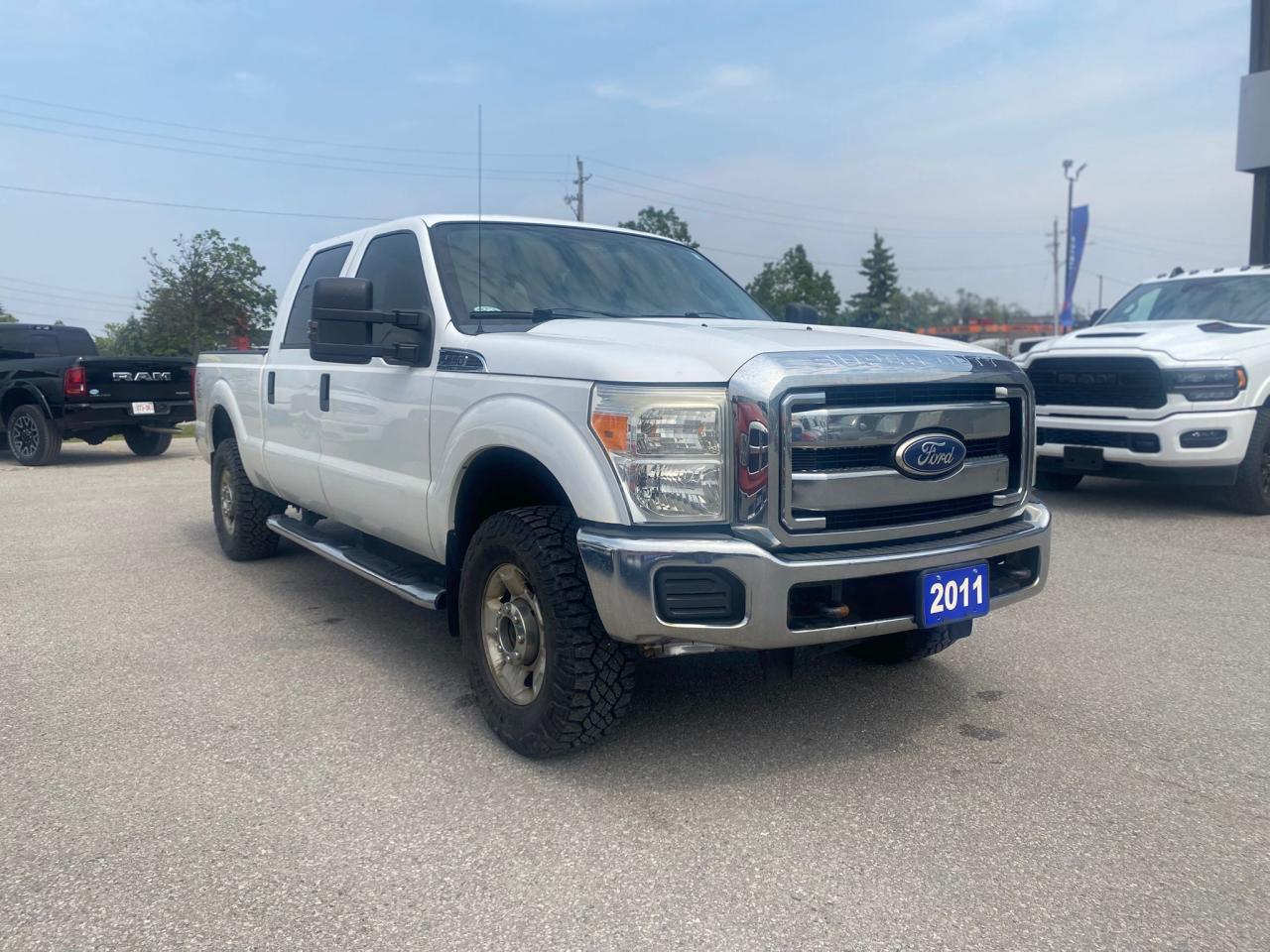 2011 Ford F-250 Xl Super Crew 4X4 Photo4