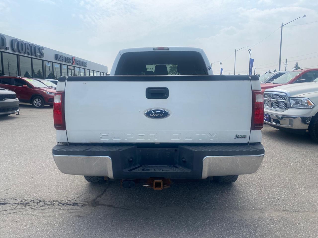 2011 Ford F-250 Xl Super Crew 4X4 Photo2