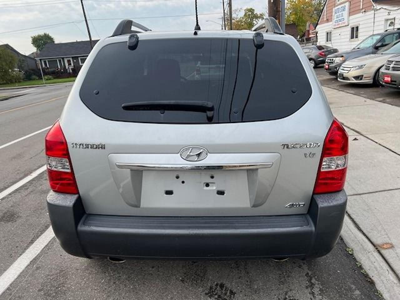 2009 Hyundai Tucson GL - Photo #5