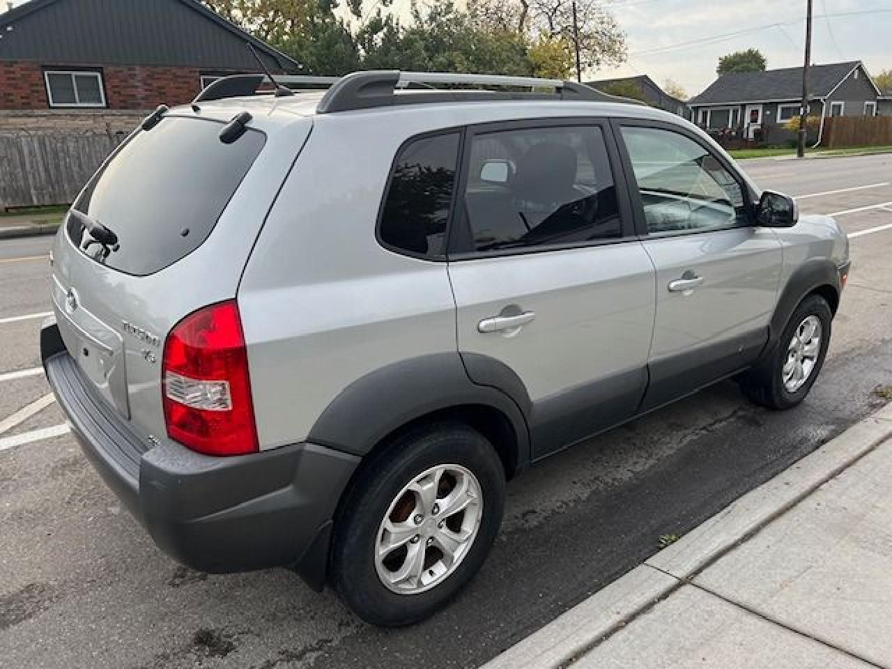 2009 Hyundai Tucson GL - Photo #6
