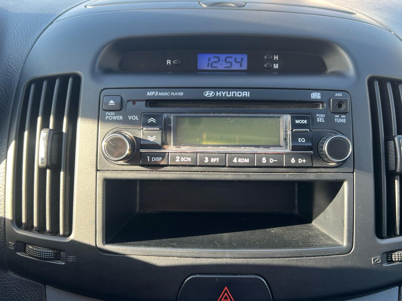 2009 Hyundai Elantra GL - Photo #10