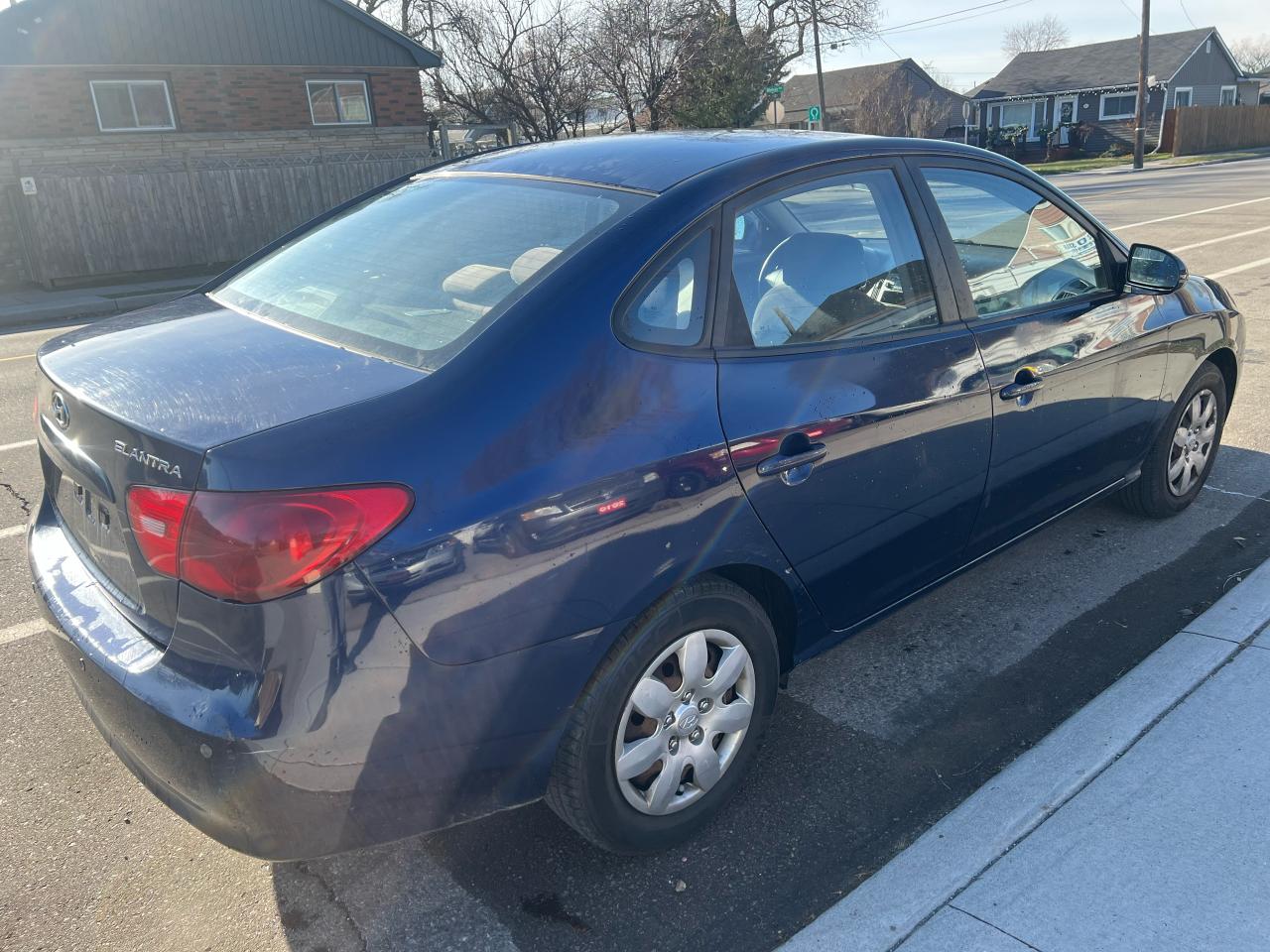 2009 Hyundai Elantra GL - Photo #4