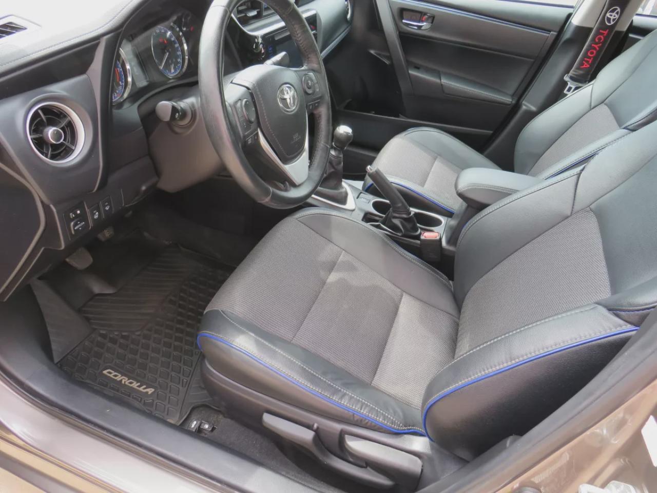 2019 Toyota Corolla SE (**ONE OWNER!!**CLEAN TITLE/NO ACCIDENTS!!**SAFETY/CERTIFIED!!**MANUAL TRANSMISSION**SUNROOF**REVERSE CAMERA**LEATHER WRAPPED STEERING WHEEL**HEATED SEATS/STEERING WHEEL**DIGITAL TOUCHSCREEN**CUSTOM COROLLS RUBBER MATS**BLUETOOTH**CRUISE CONTROL**) Photo