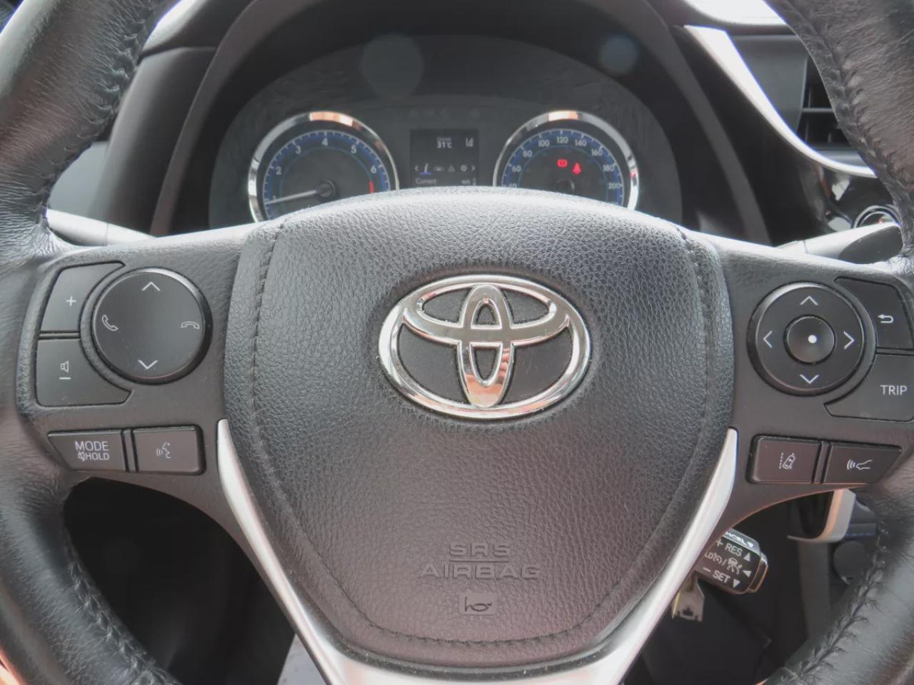 2019 Toyota Corolla SE (**ONE OWNER!!**CLEAN TITLE/NO ACCIDENTS!!**SAFETY/CERTIFIED!!**MANUAL TRANSMISSION**SUNROOF**REVERSE CAMERA**LEATHER WRAPPED STEERING WHEEL**HEATED SEATS/STEERING WHEEL**DIGITAL TOUCHSCREEN**CUSTOM COROLLS RUBBER MATS**BLUETOOTH**CRUISE CONTROL**) Photo