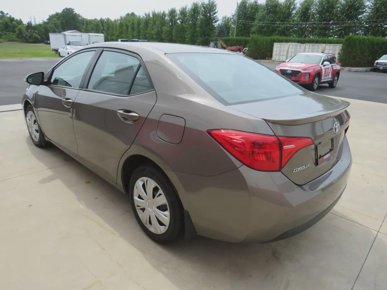 2019 Toyota Corolla SE  | One Owner | Clean Title | No Accidents | Safety Certified | Manual Transmission | Sunroof | Reverse Camera | Leather Wrapped Steering Wheel | Heated Seats | Heated Steering Wheel | Digital Touchscreen | Custom Corolla Rubber Mats | Bluetooth Photo2