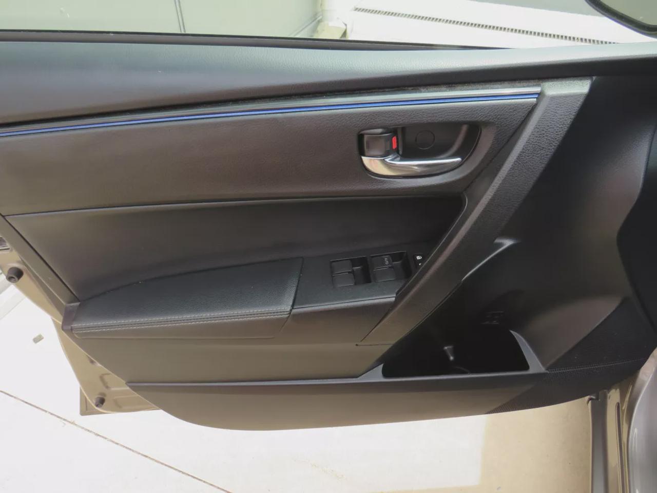 2019 Toyota Corolla SE  | One Owner | Clean Title | No Accidents | Safety Certified | Manual Transmission | Sunroof | Reverse Camera | Leather Wrapped Steering Wheel | Heated Seats | Heated Steering Wheel | Digital Touchscreen | Custom Corolla Rubber Mats | Bluetooth Photo