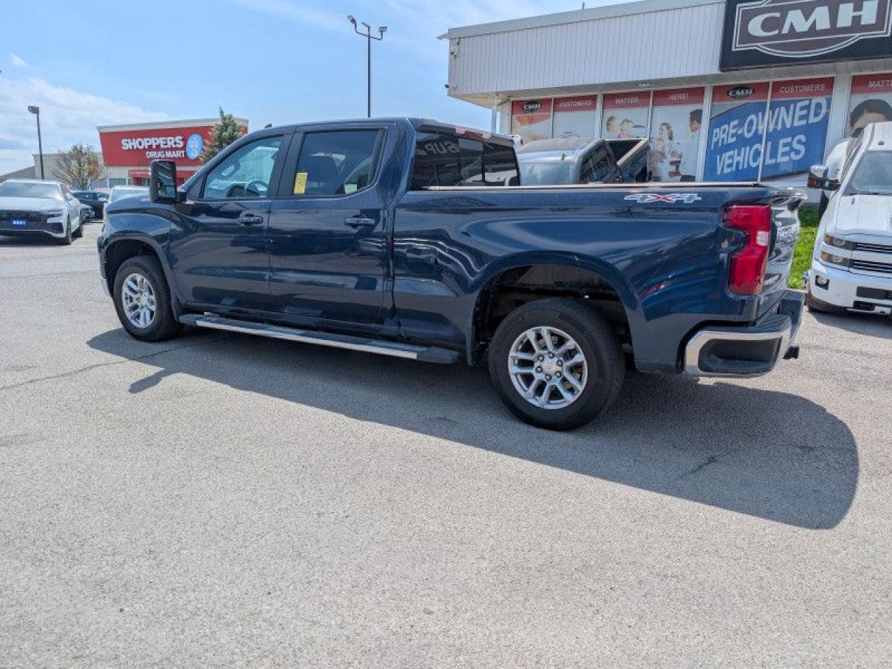 2023 Chevrolet Silverado 1500 LT  **LOW KMS - LEATH PKG** Photo2