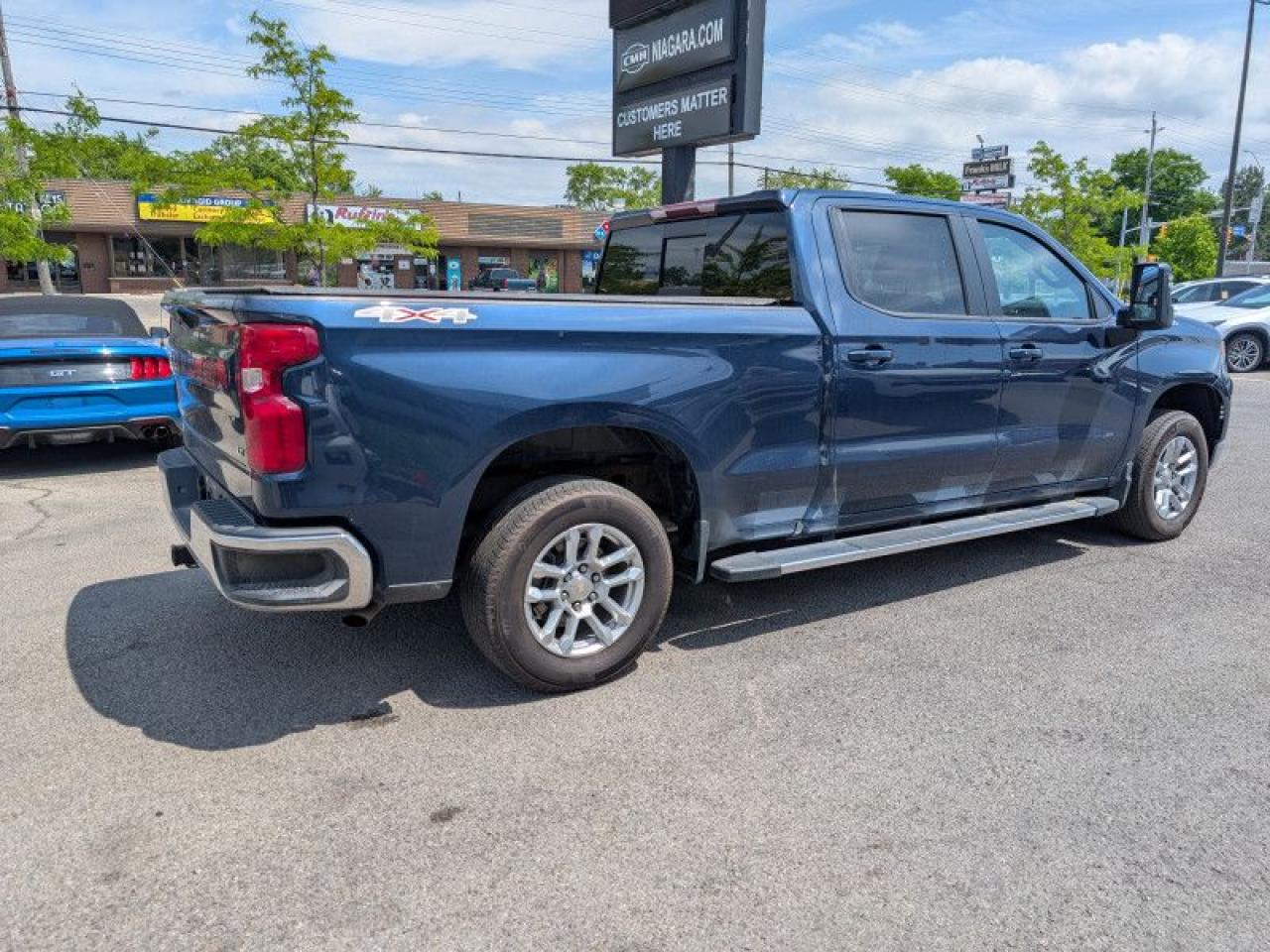 2023 Chevrolet Silverado 1500 LT  **LOW KMS - LEATH PKG** Photo4