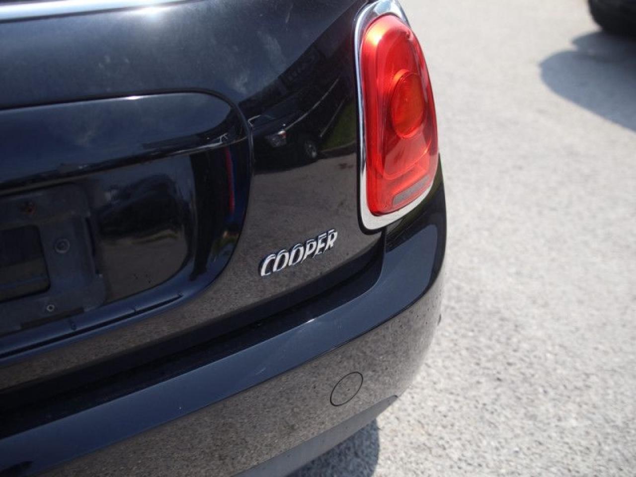 2018 MINI 3 Door Hatchback  **16 SERVICE RECORDS** Photo