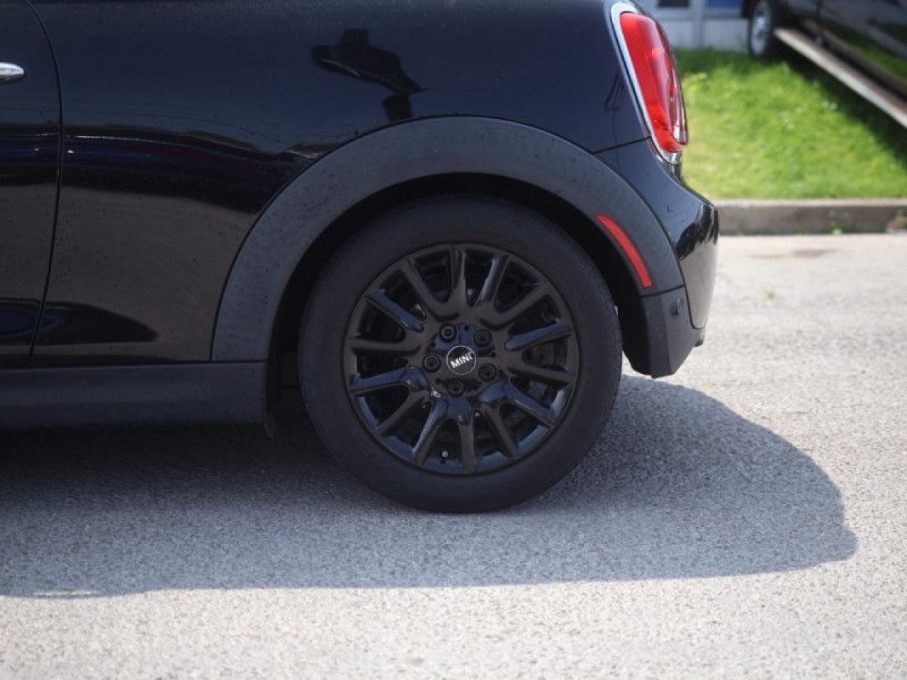 2018 MINI 3 Door Hatchback  **16 SERVICE RECORDS** Photo