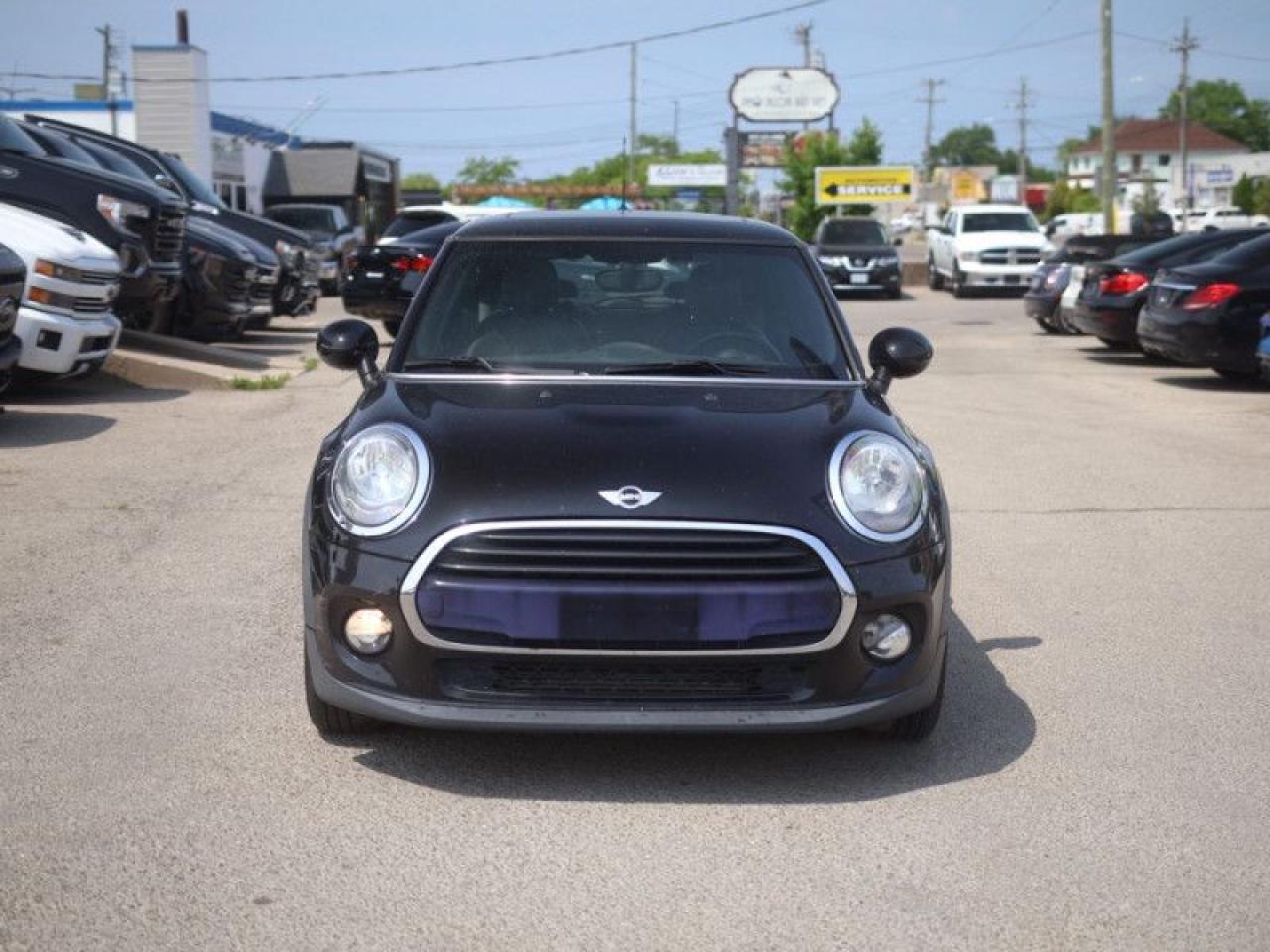 2018 MINI 3 Door Hatchback  **16 SERVICE RECORDS** Photo4