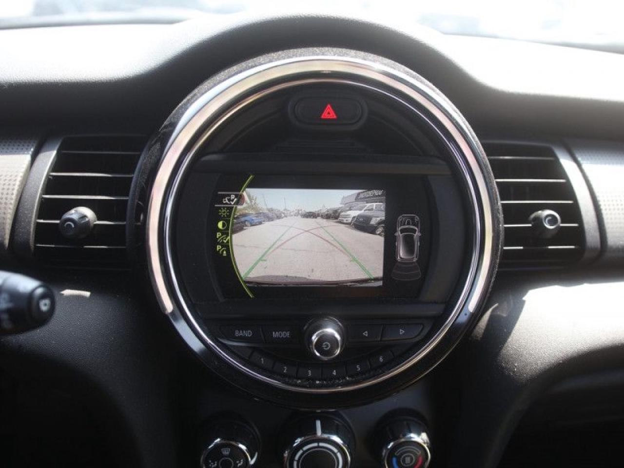 2018 MINI 3 Door Hatchback  **16 SERVICE RECORDS** Photo